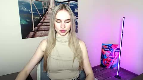 Erika online show from April 23, 2026, 12:29 pm