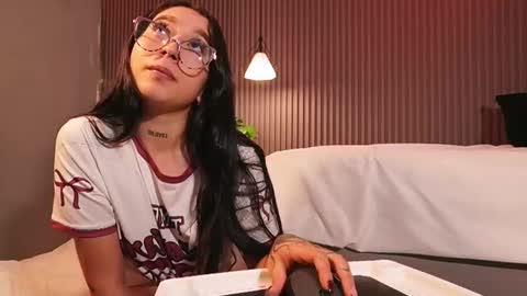 Eri  online show from March 4, 2026, 8:37 pm