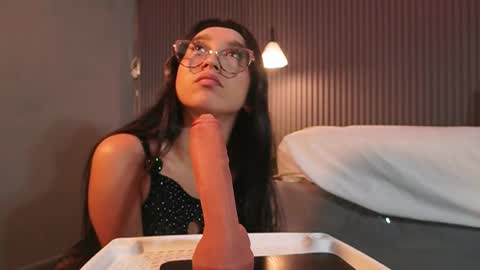 Eri  online show from March 26, 2026, 7:19 pm