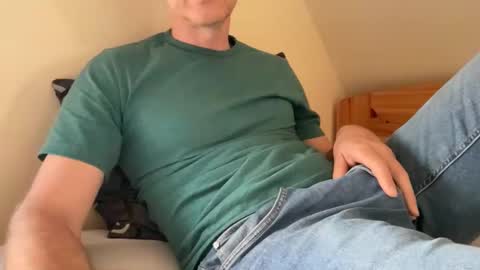 erikwant2 online show from September 9, 2025, 8:58 am