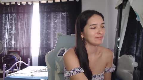 erina_1 online show from November 27, 2025, 4:31 pm