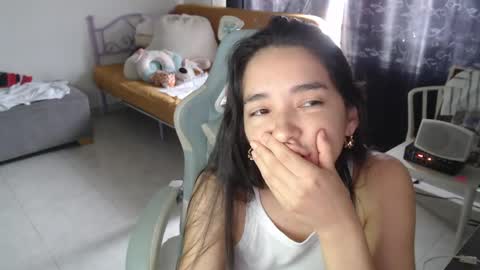 Snapshot of erina_1 chatting on June 6, 2026, 4:23 pm erina_1 online show from June 6, 2026, 4:23 pm