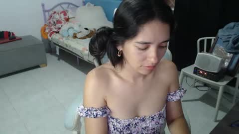 Snapshot of erina_1 chatting on July 2, 2026, 3:23 am erina_1 online show from July 2, 2026, 3:23 am