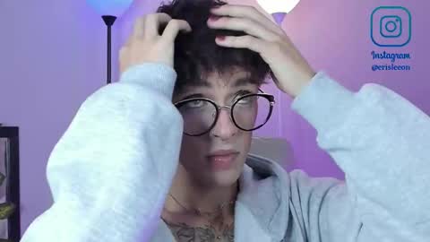   online show from November 19, 2025, 10:54 pm