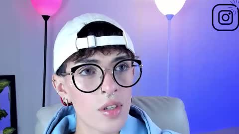   online show from November 25, 2025, 11:21 am