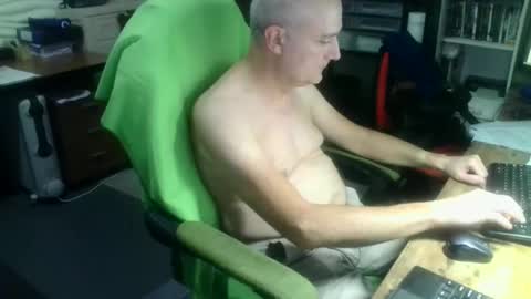 Snapshot of ernello chatting on September 17, 2025, 12:40 pm ernello online show from September 17, 2025, 12:40 pm