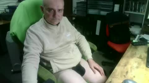 Snapshot of ernello chatting on October 1, 2025, 8:04 pm ernello online show from October 1, 2025, 8:04 pm