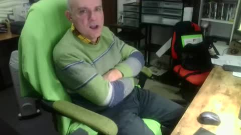 Snapshot of ernello chatting on October 4, 2025, 8:40 pm ernello online show from October 4, 2025, 8:40 pm