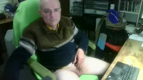 Snapshot of ernello chatting on October 15, 2025, 6:19 pm ernello online show from October 15, 2025, 6:19 pm