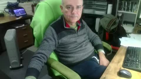 Snapshot of ernello chatting on October 22, 2025, 4:13 am ernello online show from October 22, 2025, 4:13 am