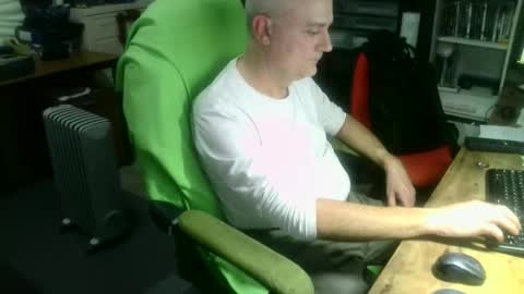 Snapshot of ernello chatting on November 2, 2025, 11:07 pm ernello online show from November 2, 2025, 11:07 pm