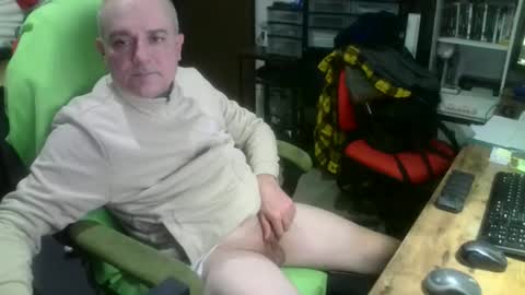 Snapshot of ernello chatting on November 12, 2025, 9:03 pm ernello online show from November 12, 2025, 9:03 pm