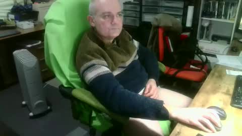 Snapshot of ernello chatting on November 19, 2025, 2:06 pm ernello online show from November 19, 2025, 2:06 pm