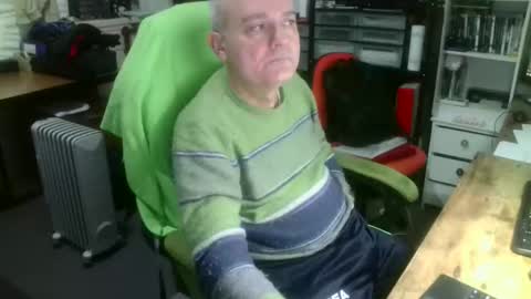 Snapshot of ernello chatting on November 23, 2025, 5:51 am ernello online show from November 23, 2025, 5:51 am