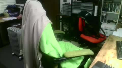 Snapshot of ernello chatting on November 24, 2025, 10:53 pm ernello online show from November 24, 2025, 10:53 pm