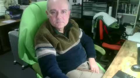 Snapshot of ernello chatting on November 25, 2025, 2:06 pm ernello online show from November 25, 2025, 2:06 pm