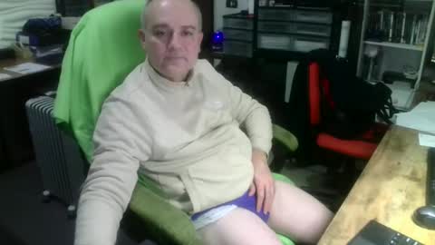 Snapshot of ernello chatting on November 26, 2025, 5:19 am ernello online show from November 26, 2025, 5:19 am