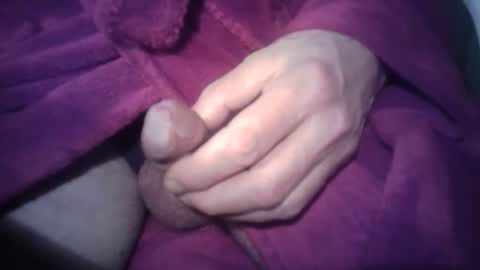 Snapshot of ernie4u chatting on December 28, 2024, 12:57 am Ernie online show from December 28, 2024, 12:57 am