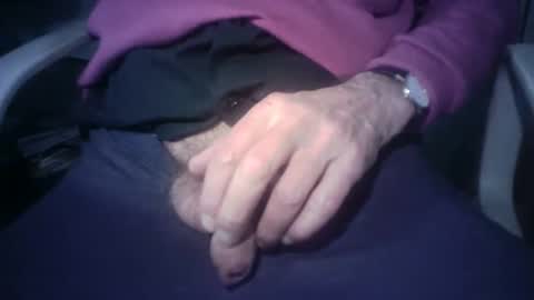 Snapshot of ernie4u chatting on January 19, 2025, 12:28 pm Ernie online show from January 19, 2025, 12:28 pm