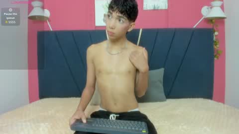 Snapshot of ero_boy40 chatting on July 30, 2026, 12:15 pm ero_boy40 online show from July 30, 2026, 12:15 pm