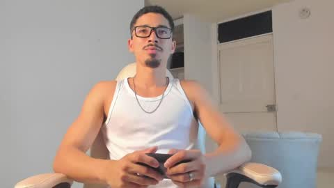 Snapshot of eros_becker_ chatting on May 11, 2026, 12:27 am eros_becker_ online show from May 11, 2026, 12:27 am