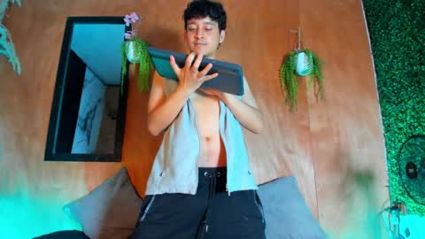 Snapshot of eros_fang chatting on April 1, 2026, 12:00 am eros_fang online show from April 1, 2026, 12:00 am