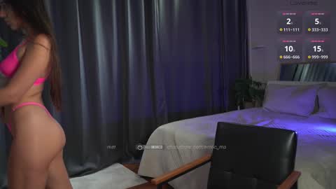 SOFIA  DAMIEN   PVT MODEL online show from September 9, 2025, 10:04 am