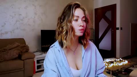 LylaXXX online show from March 1, 2025, 7:51 am