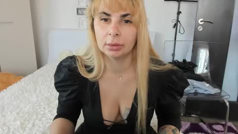 eroticsensualkitty4u online show from January 11, 2025, 12:29 pm