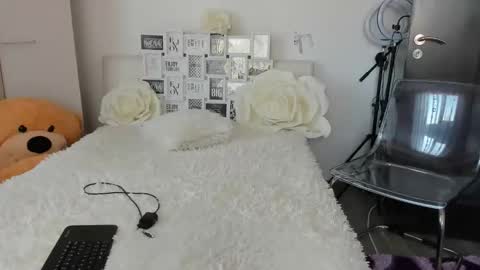 eroticsensualkitty4u online show from October 13, 2025, 7:30 am