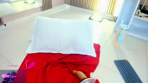 TINY  online show from March 9, 2025, 1:35 am