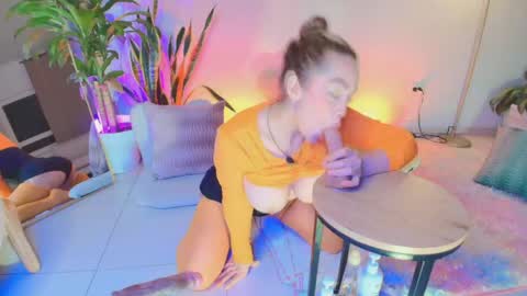 Snapshot of erotik_lady chatting on April 29, 2026, 4:27 am TINY online show from April 29, 2026, 4:27 am