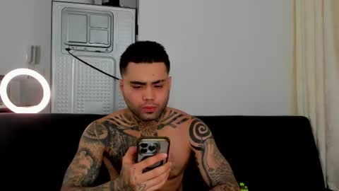 Eroxxx online show from June 18, 2026, 6:57 am