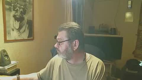 Snapshot of erwin1966 chatting on January 20, 2025, 2:01 am Erwins room welcome sound on online show from January 20, 2025, 2:01 am