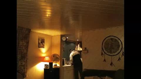 Snapshot of erwin1966 chatting on February 9, 2025, 8:34 pm Erwins room welcome sound on online show from February 9, 2025, 8:34 pm
