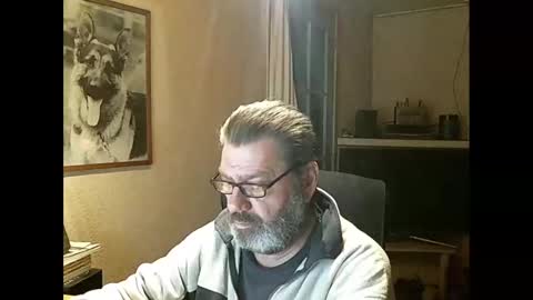 Snapshot of erwin1966 chatting on February 9, 2025, 11:36 pm Erwins room welcome sound on online show from February 9, 2025, 11:36 pm