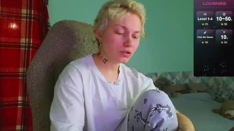 esajukyy online show from January 6, 2025, 2:58 am