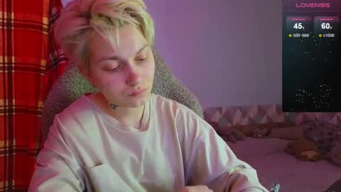 esajukyy online show from January 19, 2025, 11:56 am