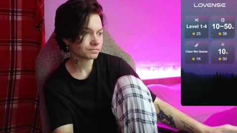 esajukyy online show from September 28, 2025, 5:46 am