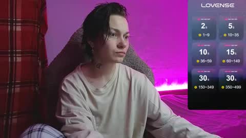 esajukyy online show from October 24, 2025, 11:50 am