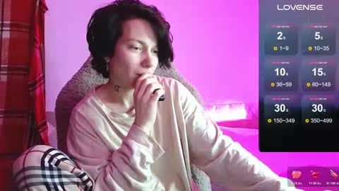 esajukyy online show from November 24, 2025, 11:21 am