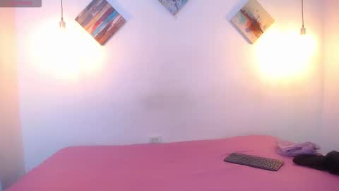 Snapshot of escar_let chatting on November 5, 2025, 3:17 am Scarlett online show from November 5, 2025, 3:17 am