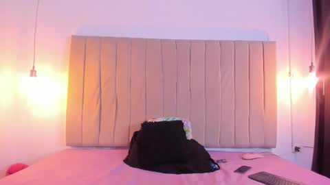 Snapshot of escar_let chatting on February 17, 2026, 3:36 am Scarlett online show from February 17, 2026, 3:36 am