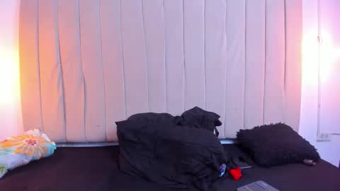 Snapshot of escar_let chatting on February 19, 2026, 4:08 am Scarlett online show from February 19, 2026, 4:08 am