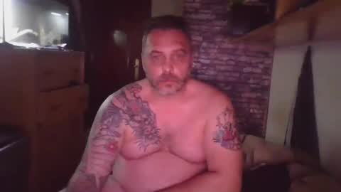 esclavosex40 online show from October 23, 2025, 5:44 pm