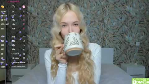 Snapshot of eshcka chatting on May 24, 2026, 5:12 am Megan and Brad online show from May 24, 2026, 5:12 am