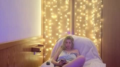 esma347866 online show from March 6, 2026, 10:17 pm