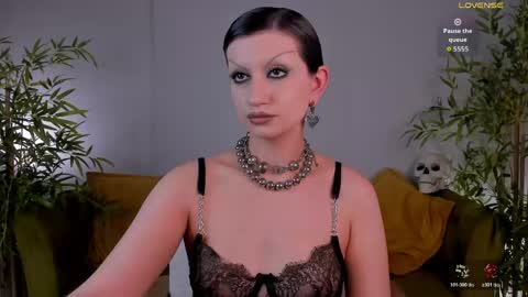 esme_fox online show from April 20, 2026, 1:14 pm