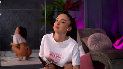 Raluca  online show from December 5, 2024, 2:53 am