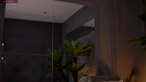 Raluca  online show from February 6, 2025, 10:53 pm